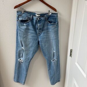 Levi’s wedgie distressed Jeans